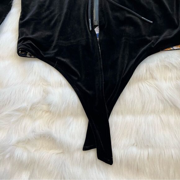 Black Velvet Jacket (M) - Picture 2 of 8